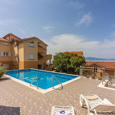 Apartmani Jaric Novi Vinodolski Exteriör bild