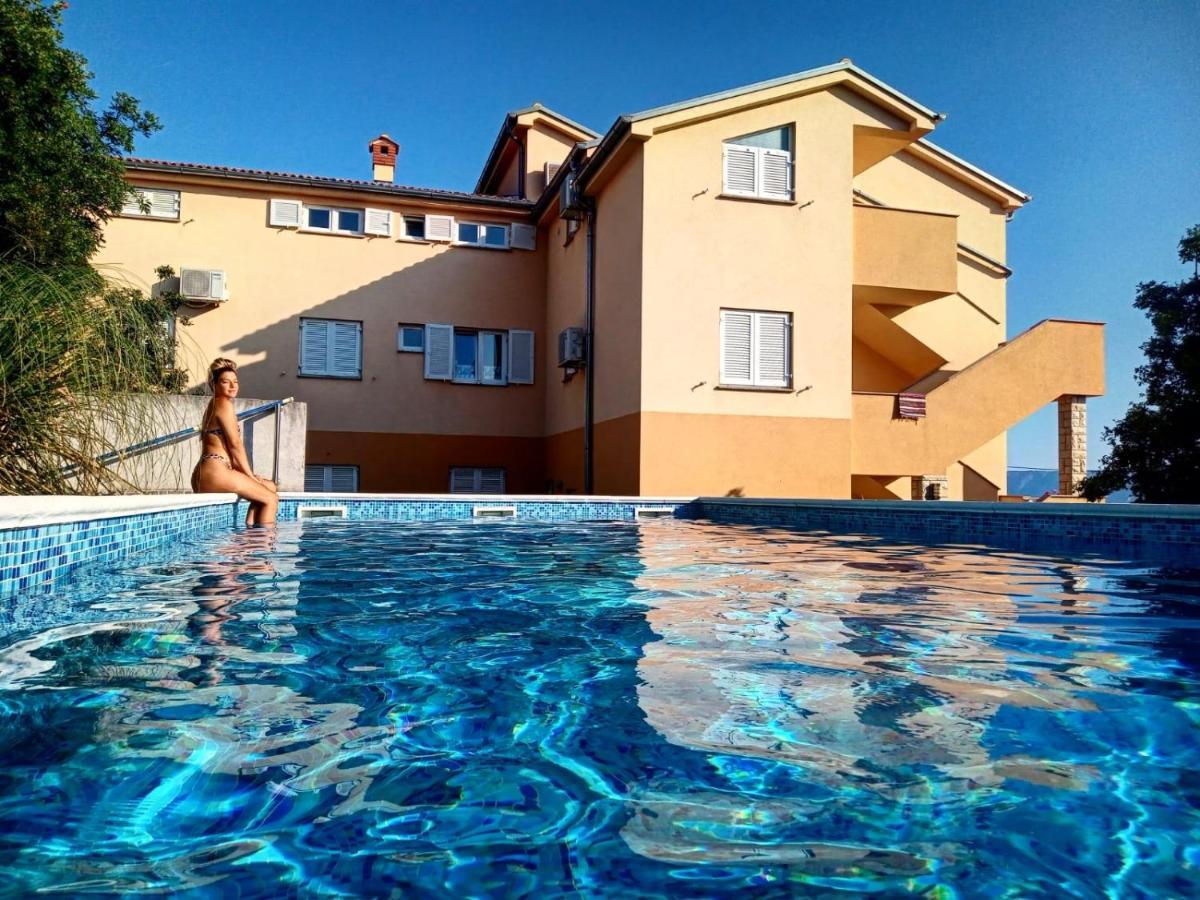 Apartmani Jaric Novi Vinodolski Exteriör bild