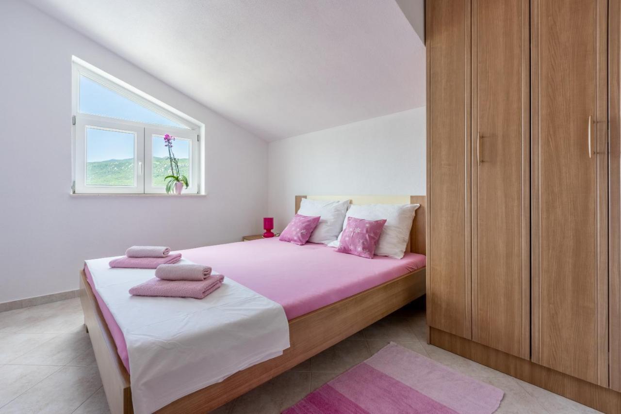 Apartmani Jaric Novi Vinodolski Exteriör bild