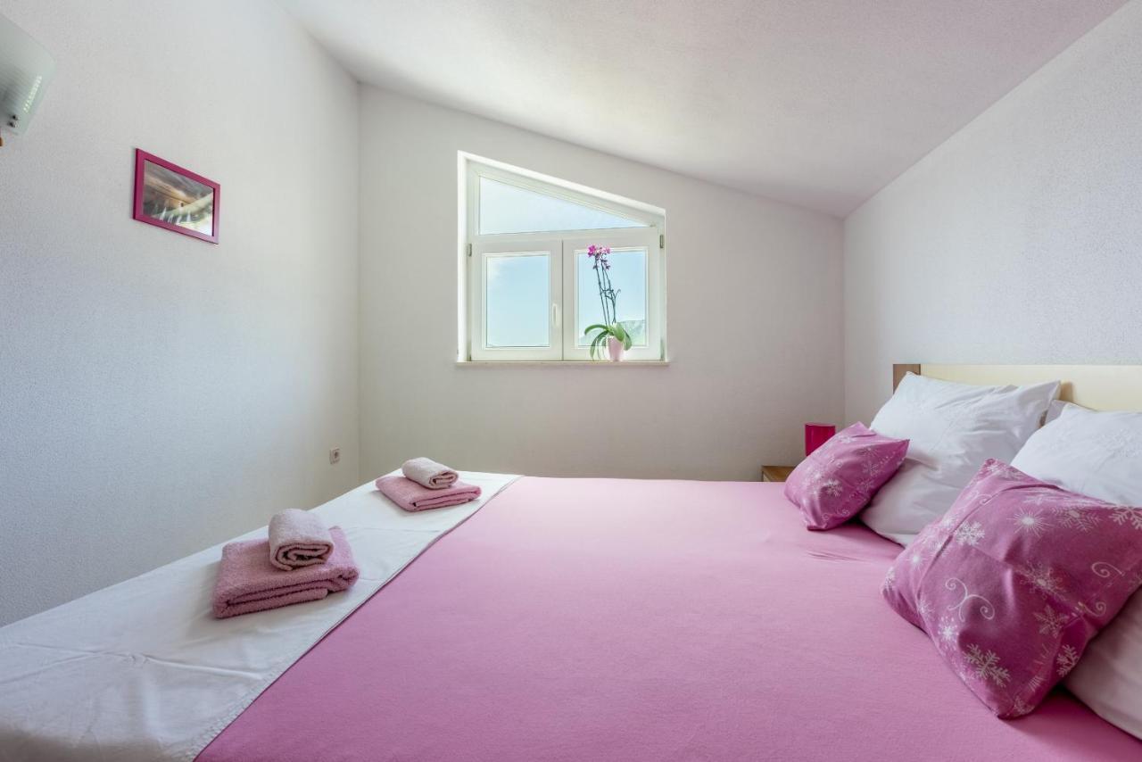 Apartmani Jaric Novi Vinodolski Exteriör bild