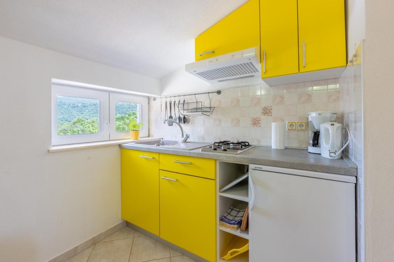 Apartmani Jaric Novi Vinodolski Exteriör bild