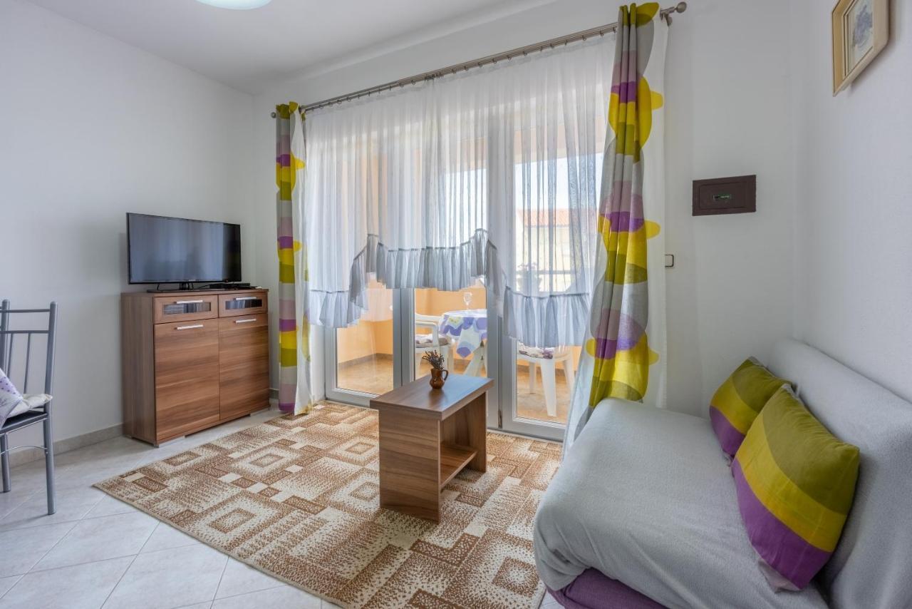 Apartmani Jaric Novi Vinodolski Exteriör bild