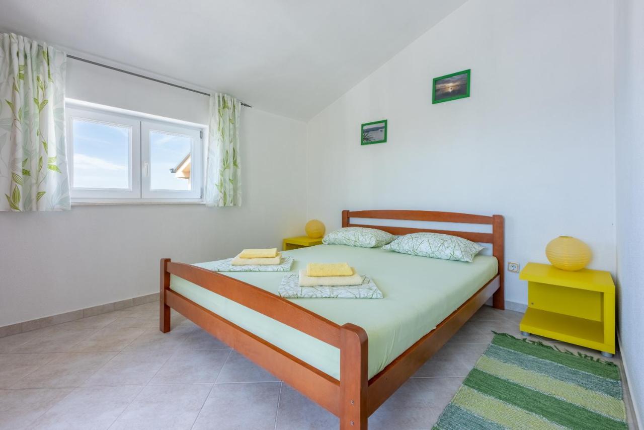 Apartmani Jaric Novi Vinodolski Exteriör bild