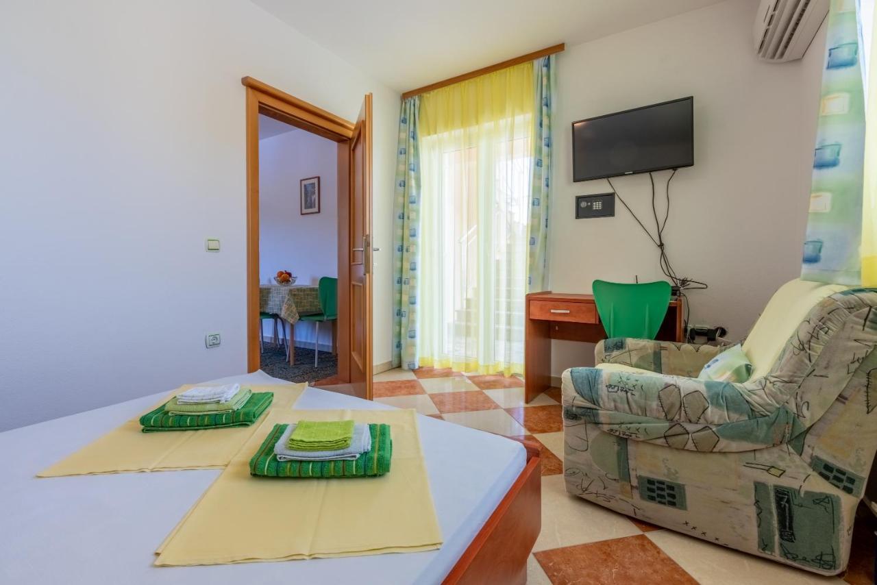 Apartmani Jaric Novi Vinodolski Exteriör bild