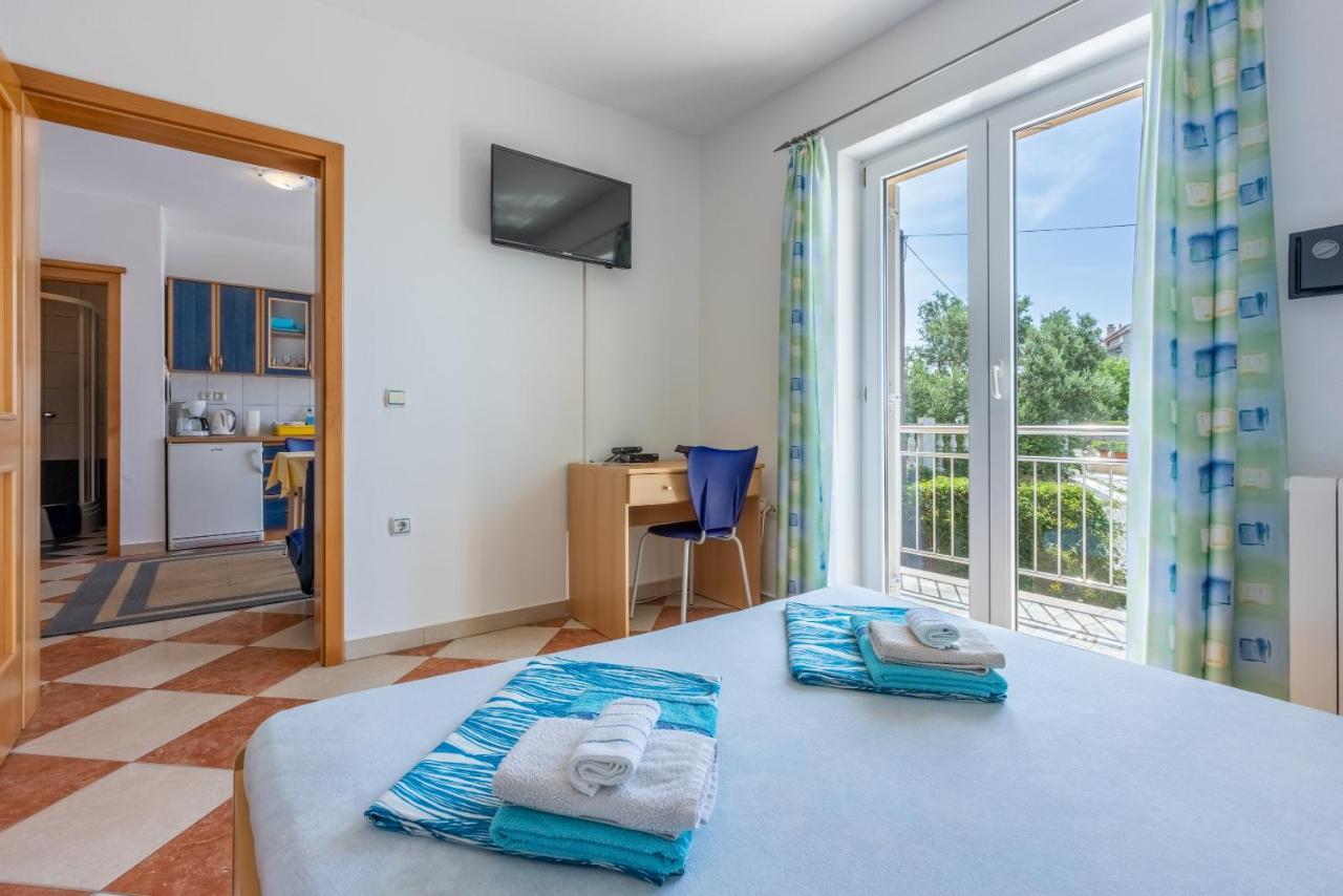 Apartmani Jaric Novi Vinodolski Exteriör bild