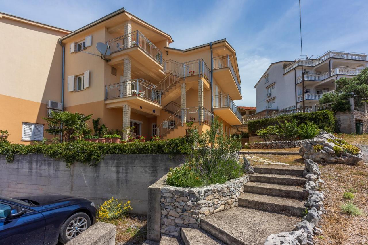 Apartmani Jaric Novi Vinodolski Exteriör bild