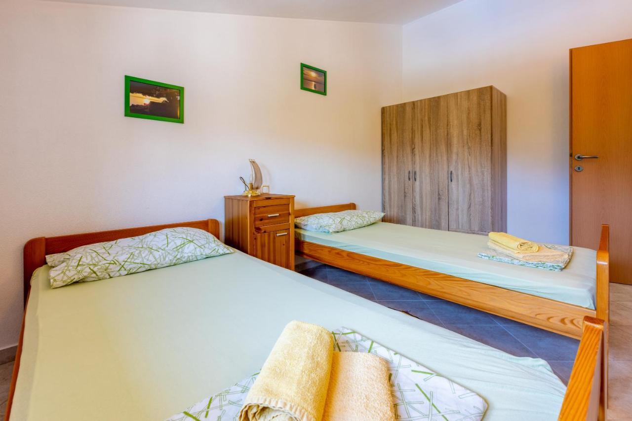 Apartmani Jaric Novi Vinodolski Exteriör bild