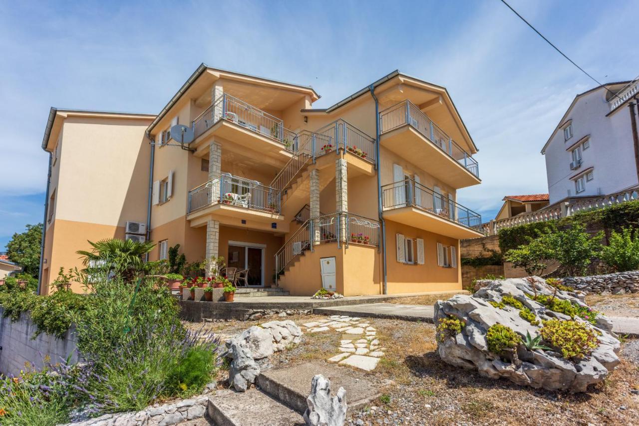Apartmani Jaric Novi Vinodolski Exteriör bild