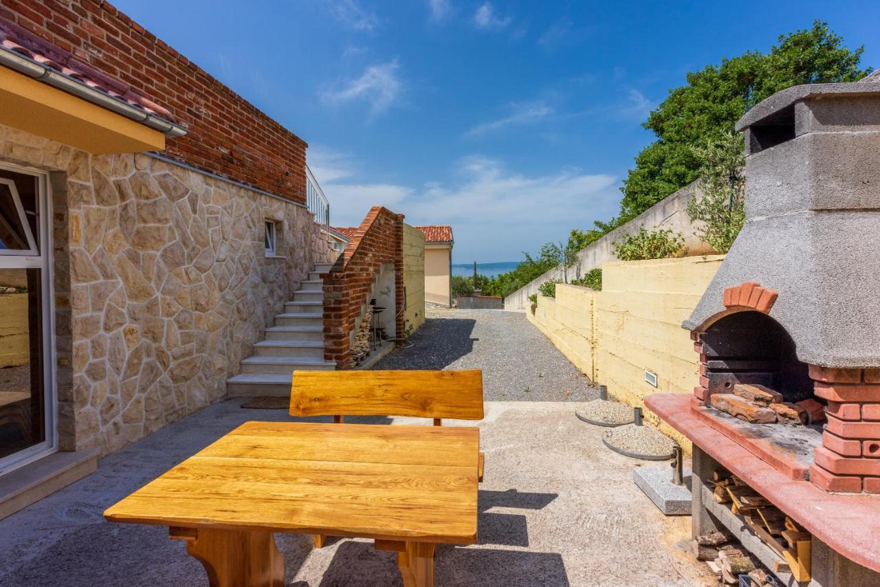Apartmani Jaric Novi Vinodolski Exteriör bild