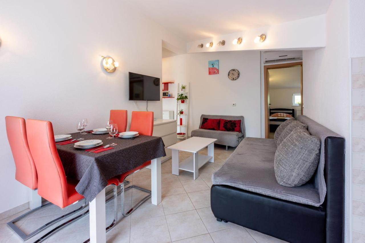 Apartmani Jaric Novi Vinodolski Exteriör bild