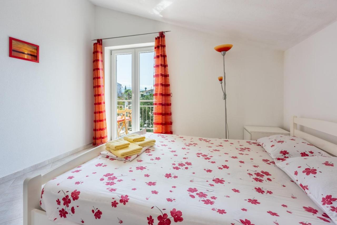 Apartmani Jaric Novi Vinodolski Exteriör bild
