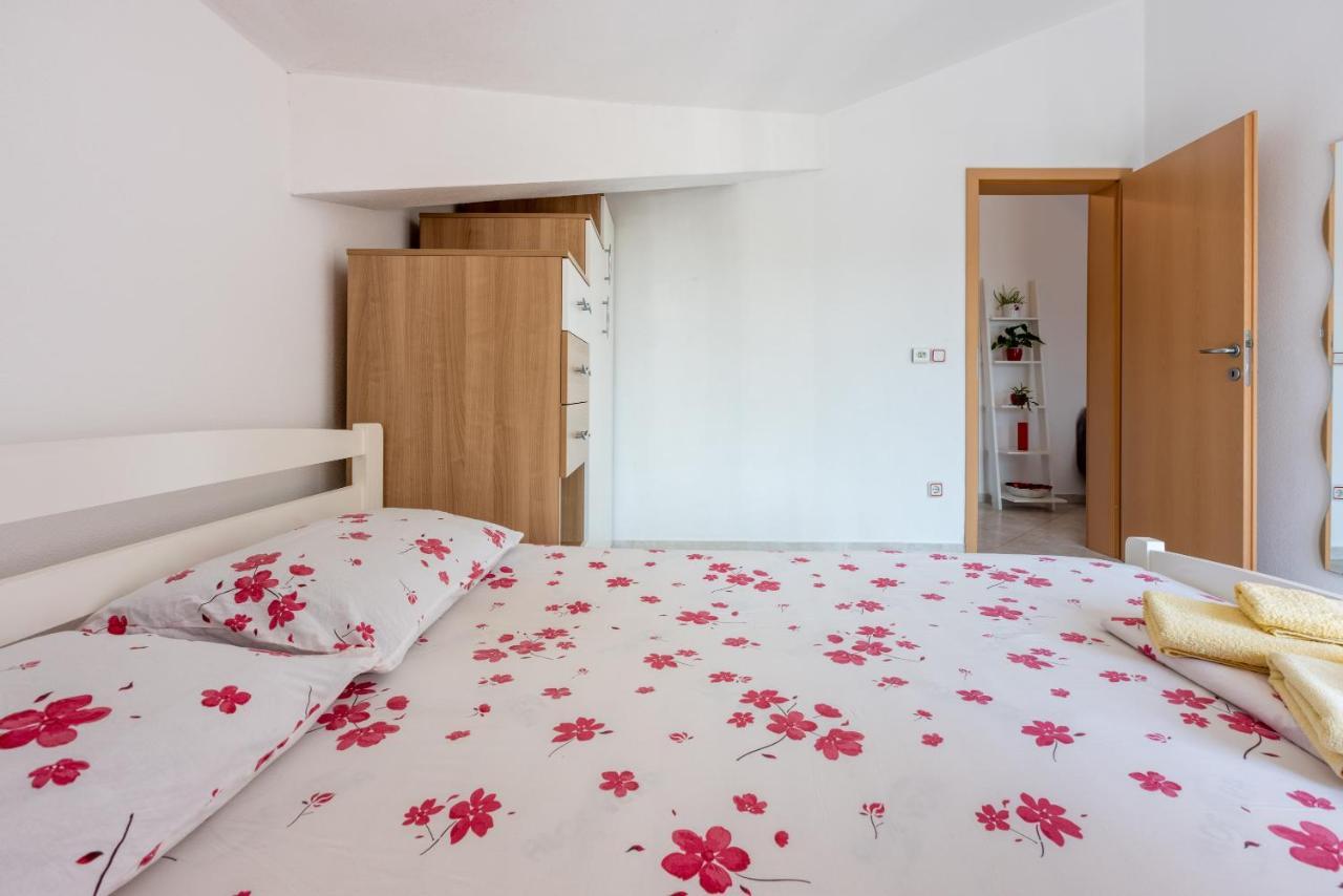 Apartmani Jaric Novi Vinodolski Exteriör bild
