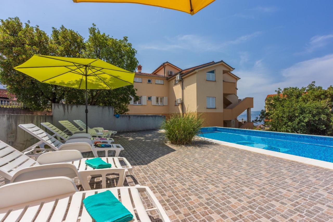 Apartmani Jaric Novi Vinodolski Exteriör bild