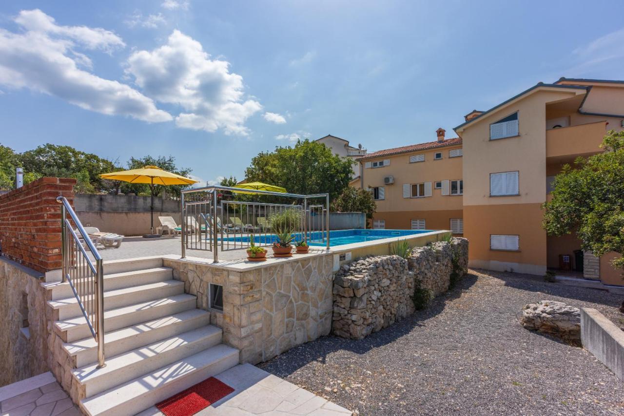 Apartmani Jaric Novi Vinodolski Exteriör bild