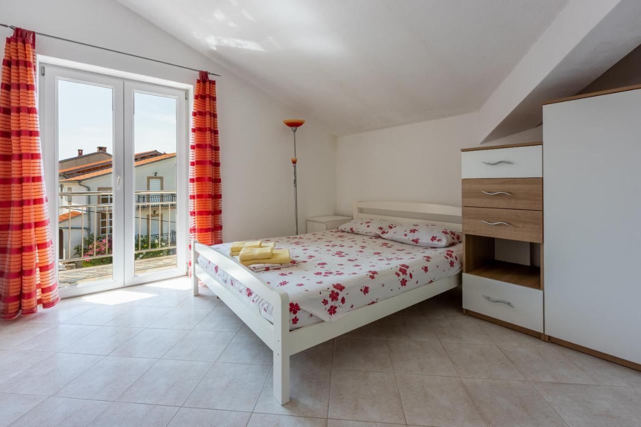 Apartmani Jaric Novi Vinodolski Exteriör bild
